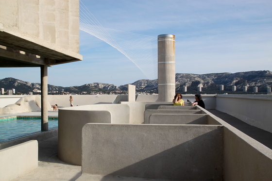 Les Rayons (Le Corbusier), 2013 - Artiste Xavier Veilhan - Architectones, Unité d'habitation, Cité Radieuse, MAMO, Marseille, France - Photo Vincent Laganier 