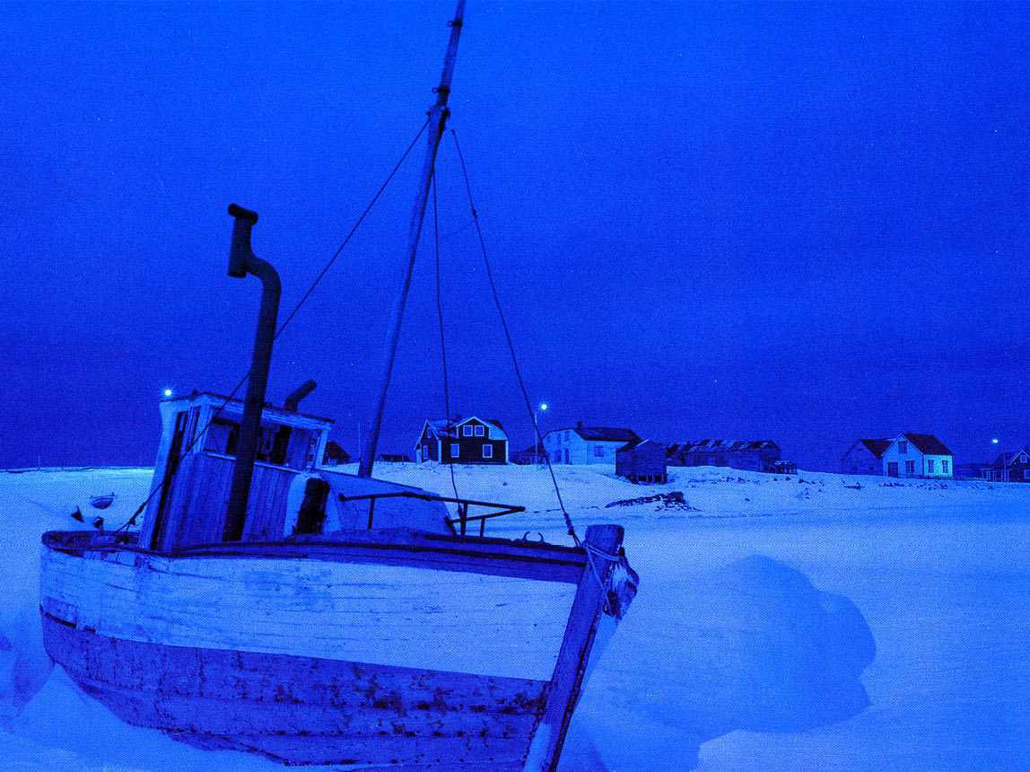 Blue hour - boat can begin to move, just like whale skeletons can begin to swim - Photo Erik Selmer