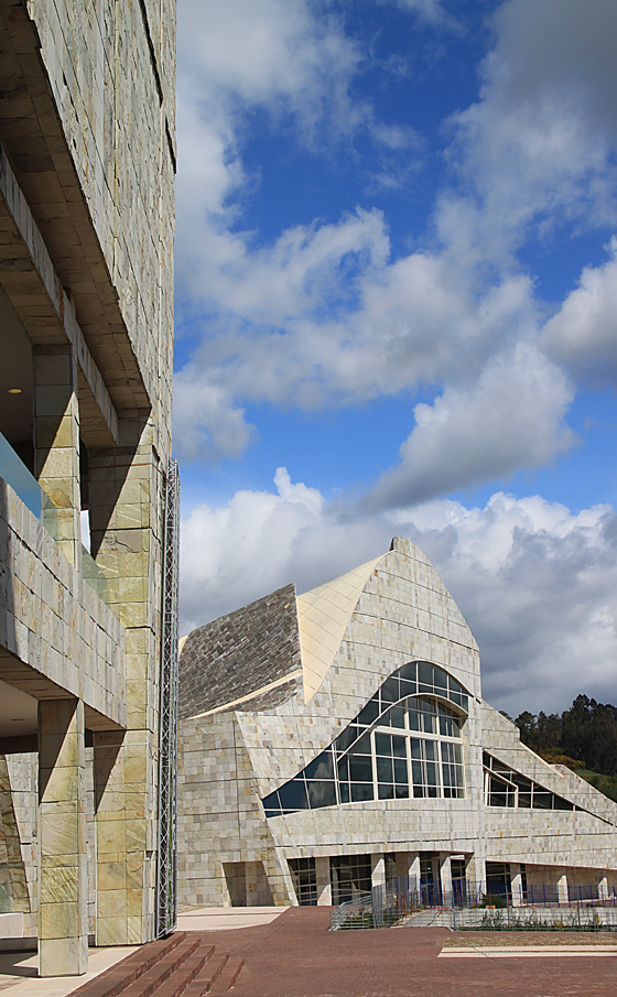 Cité de la Culture de Galice, Saint-Jacques-de-Compostelle, Espagne - Architecte : Peter Eisenman - Photo : Vincent-Laganier