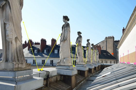 Implantation lumière en toiture et au pied des muses, théâtre Graslin, Nantes, France – Illustration : Virginie Voué, Luminescence