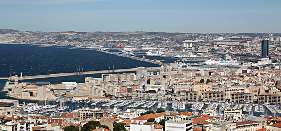 Vue de Notre-Dame-de-La-Garde, Vieux Port, Marseille, France - Photo : Vincent Laganier
