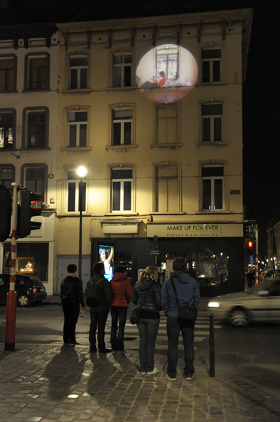Sur une façade, A travers les murs, quartier Saint-Jacques, Bruxelles, Belgique © Radiance 35, Zimmerfrei