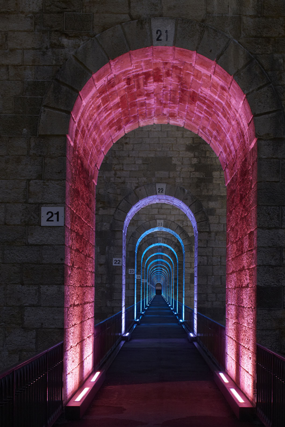 Promenade, mise en lumière du viaduc de Chaumont, Haute-Marne, France – Conception lumière : Jean-François Touchard – Photo : Didier Boy de La Tour