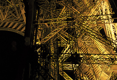 1-Tour-Eiffel,-Paris---Architecte-Gustave-Eiffel---Concepteur-lumière-Pierre-Bideau---Photo-Vincent-Laganier---SNTE-