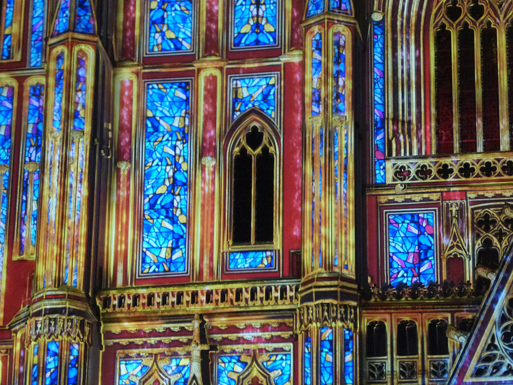 11 Son et lumiere - Illumi Nantes - Facade de la Cathedrale - Peinture Yann Thomas - Images Spectaculaires © Vincent Laganier