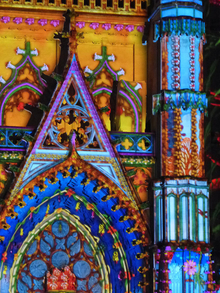 5 Son et lumiere - Illumi Nantes - Facade de la Cathedrale - Peinture Yann Thomas - Images Spectaculaires © Vincent Laganier