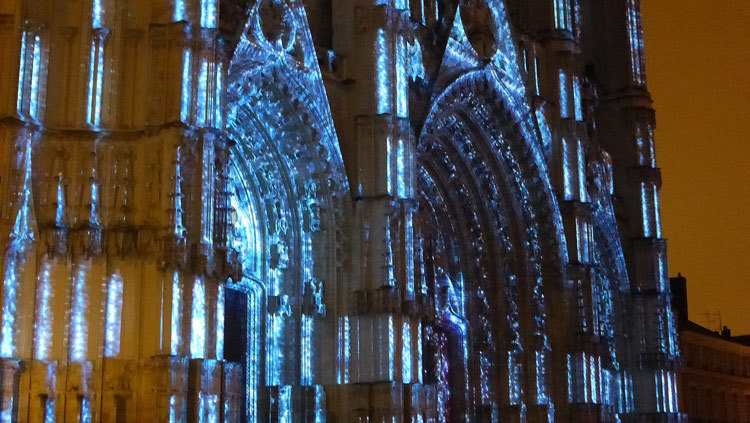 8- Son et lumiere - Illumi Nantes - Facade de la Cathedrale - Peinture Yann Thomas - Images Spectaculaires © Vincent Laganier