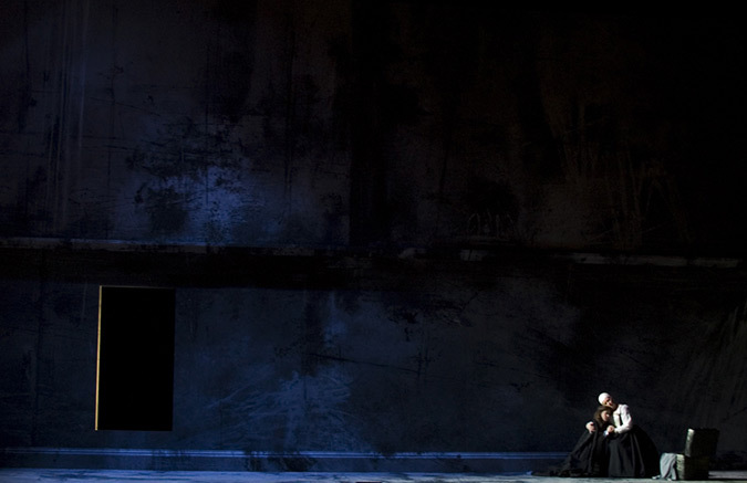 La Forza del Destino au Théâtre Royal de la Monnaie, mise en scène Dirk Tanghe - Créateur lumière et photo : Fabrice Kebour