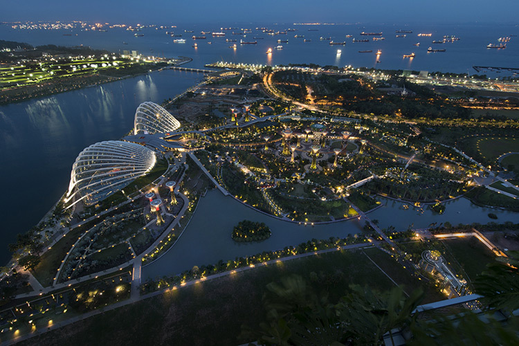 Jardins-de-la-baie-Marina-South-Singapour-1-Prix-de-eclairage-urbain-et-paysager-Lamp-Awards-2013