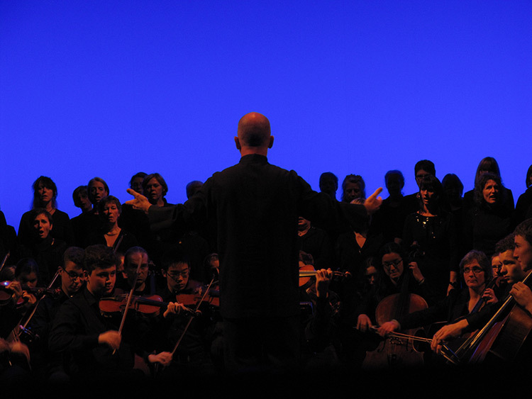 Mono Light, Eric Michel, 2014 - Symphonie Monoton-Silence, Yves Klein - Philharmonie Luxembourg, Rainy days 2014 - Photo : Eric Michel