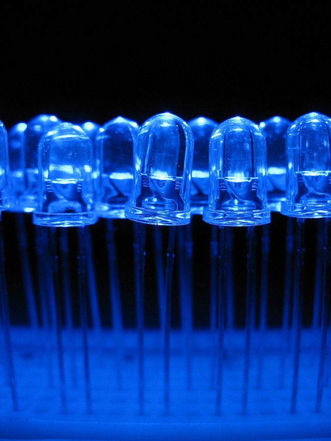 Diode électroluminescente bleue LED - Photo : Gussisaurio