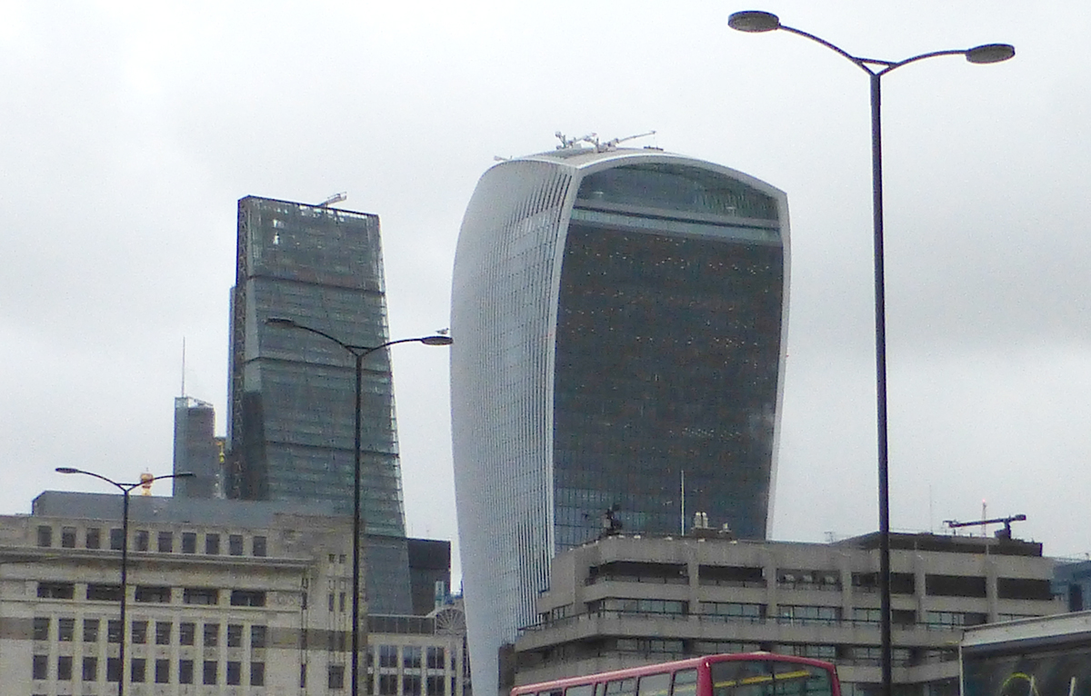 20 Fenchurch Street, tour surnommée le talkie-walkie, Londres - Architecte : Rafael Vinoly - Photo : Vincent Laganier