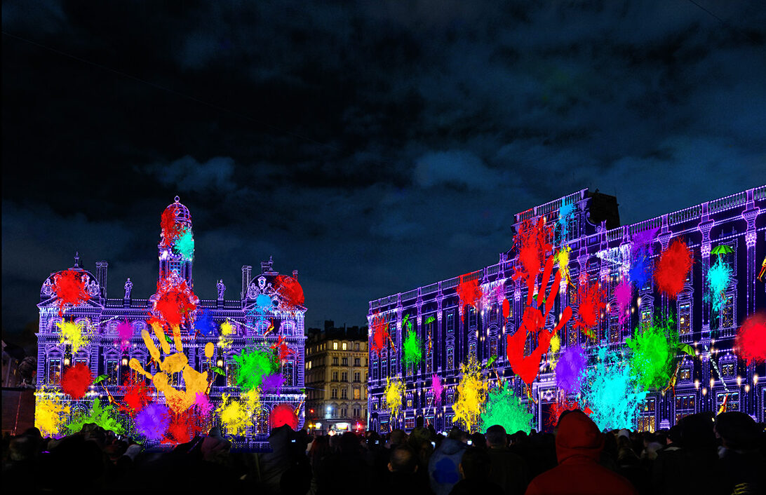 Fête des Lumières Lyon 2024 - Retour du petit géant - Place des Terreaux - Simulation lumière - Artiste © Spectaculaires, les Allumeurs d'Images